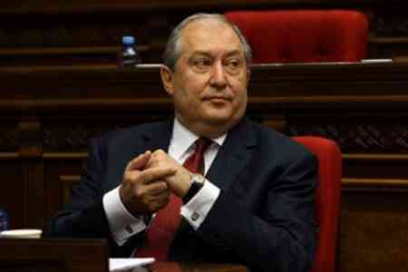 Президент Армении отправил в отставку шесть министров